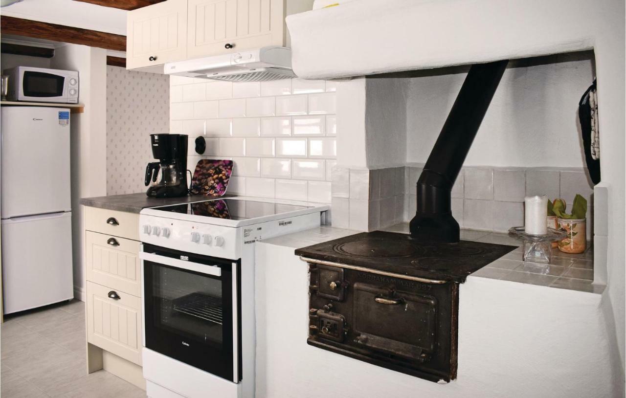 Stunning Home In Tjaellmo With Kitchen ภายนอก รูปภาพ
